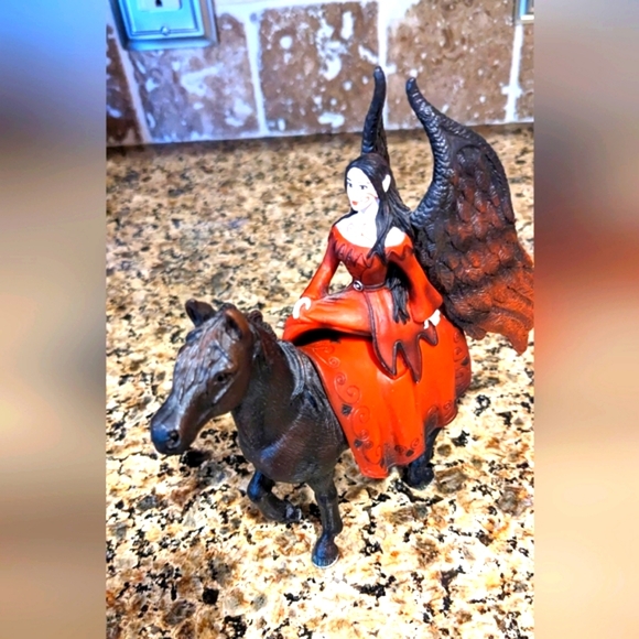 Schleich Elf Fairy Nuray And Brown Horse 2007 Retired - Picture 4 of 4